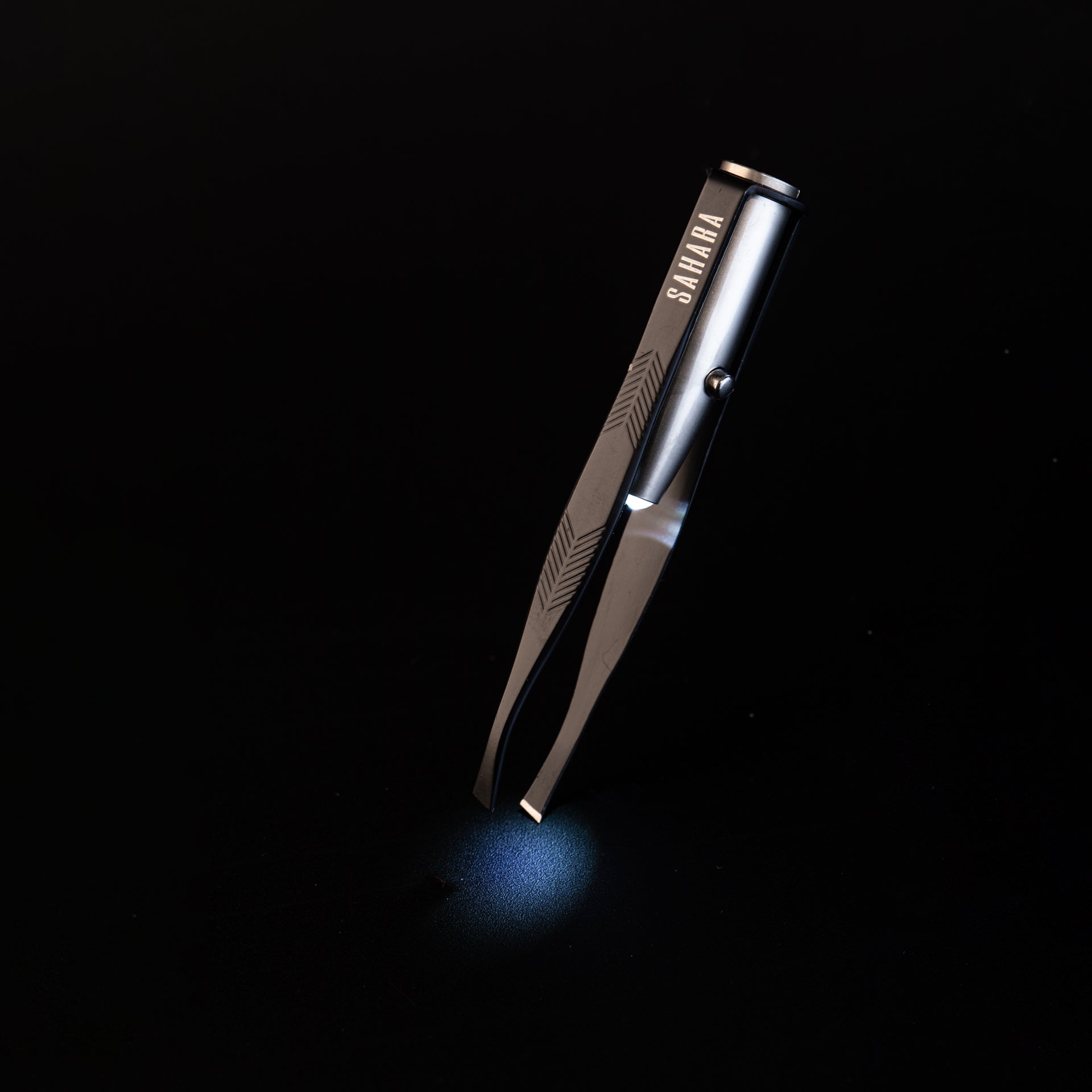 Tweezers - המוארת של סהרה